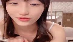 甜美尤物美少女！今天难得秀一波！白裙情趣装，扒开