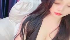 网红性感美女！丰乳肥臀！一线天美穴，拨开珍珠内裤