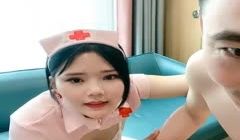 极品尤物美少妇！化身小护士！丝袜美腿激情草逼，跪