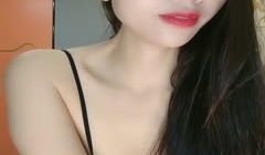烈焰红唇性感美女！黑丝包臀裙！扭腰包臀换装，揉捏