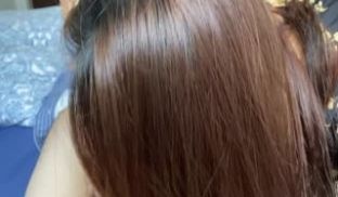 女朋友舔我的鸡巴并且吃了我的精液