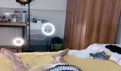 性感尤物美女！画好妆开始秀！第一视角吃屌，扶屌骑