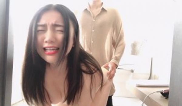 台湾SWAG美女Daisybaby约旅馆外拍好骚