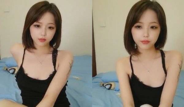 高颜值清纯萌妹子和男友边打电话边自慰还和粉丝互动