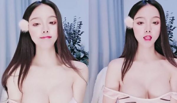 高颜值美女大秀漏穴