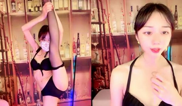 女奴小白的逼真的好骚啊 大号阳具自慰