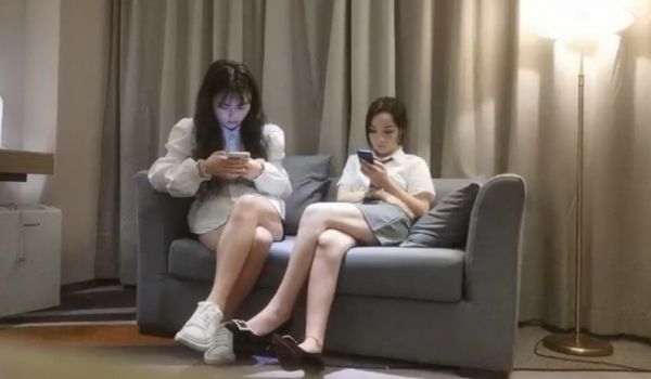 探花系列-酒店双飞性感美乳姐妹花