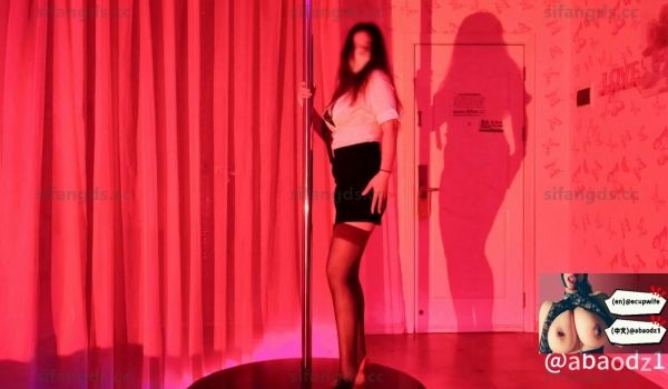 推特绿帽淫妻博主【家有e妻】巨乳人妻 e嫂性感钢