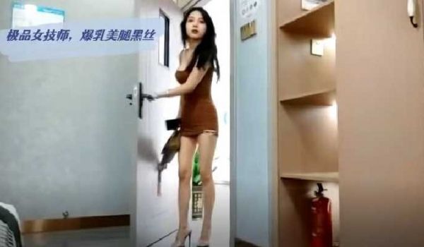 会所探花难得极品女技师，爆乳美腿黑丝