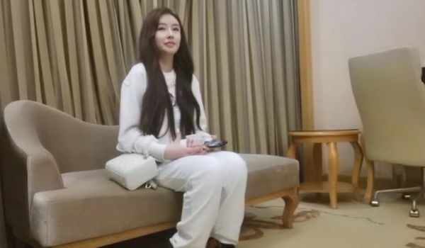 探花系列-高颜值美女后入真销魂