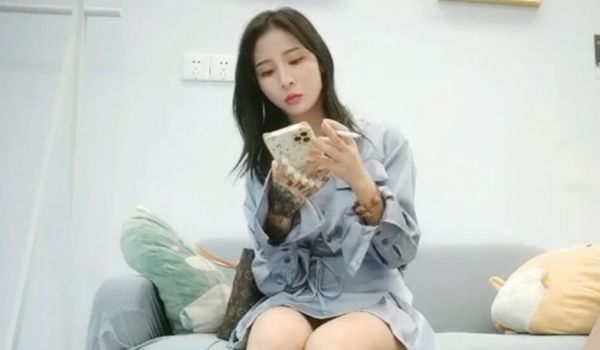 沈先生深夜约170CM花臂纹身美女、情趣开档丝袜