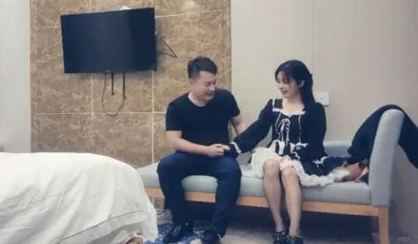 七天高端外围探花-美乳少妇
