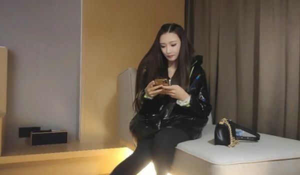 探花小哥约175CM的大长腿外围美女