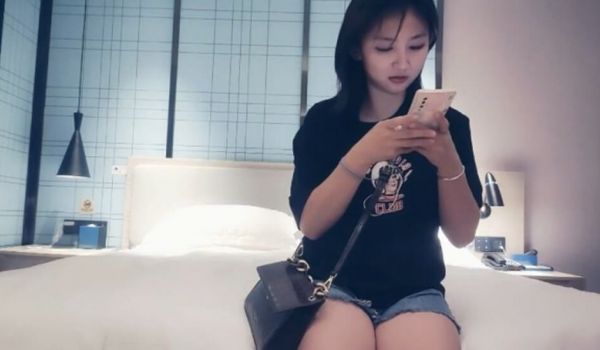 探花系列-约操骚气良家少妇、多姿势爆操、最后口爆
