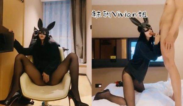 爱丝袜的Vivian姐-酒店与男友69互舔、黑丝