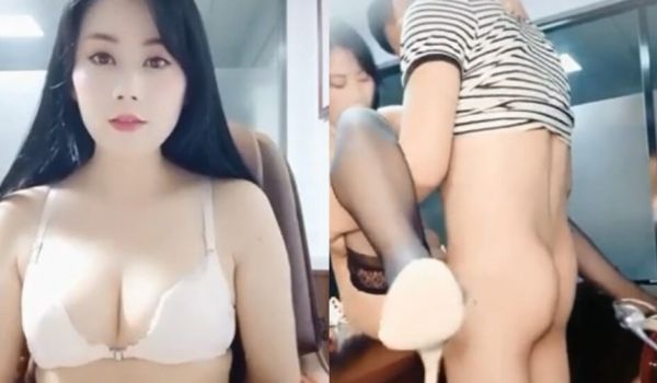 淫荡少妇找个男的在办公室穿黑丝激情做爱、干到逼逼