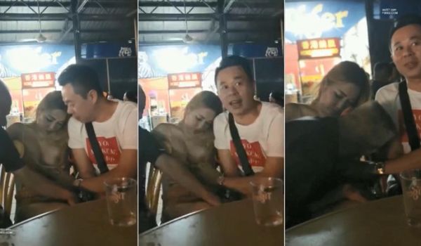 餐馆-妹子在路边被人当街扒开胸罩吮吸奶头