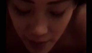 情侣自拍无套中出反差婊女友享受着男友的挑逗