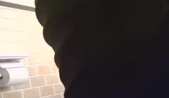 校女厕偷拍安装摄像头在校女厕偷拍几个顔值美女嘘嘘