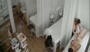 高清监控高端美容院极品小姐姐完美身材展示