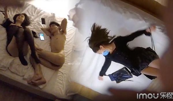 上帝视角偷拍身材苗条模特女友和年轻帅哥两天连续不
