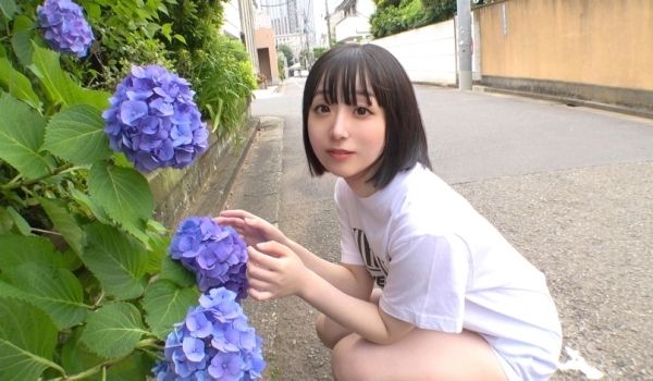 SIRO-5158自慰首次亮相是在三年级室内JD