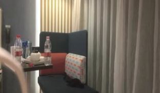 真心话大冒险一件件脱下豹纹黑丝小姐姐的衣服两人默