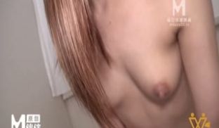 麻豆传媒-色控刘海美少女下海拍摄