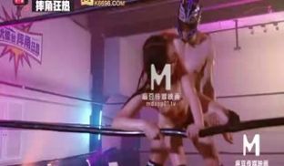 女优擂台摔角狂热EP1情色擂台玩穴到投降篇白颖沈