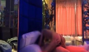 女孩被前男友无套抽插爆浆射的一塌煳涂