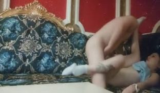 【歌厅探花】极品甜美00后，摇摇塞子进入正题，撩