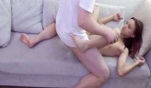 儿媳返家拜年遭公公强上!!