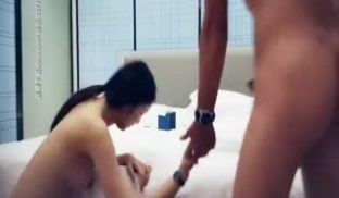 【9总全国探花】约了个长相甜美黑裙妹子，坐在身上