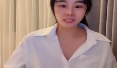 【小碧晨】巨乳版张碧晨！神似明星巨乳骚逼诱人_酒
