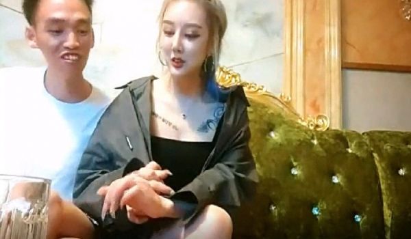 歌厅探花陈先生_，疑似午夜客串，长得好像，网红骚
