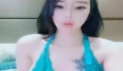 蛇精脸妹子，套房里面和啪啪做爱，卫生间深喉吃屌1