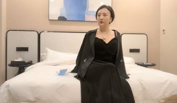 小宝寻花已为人妇前车模