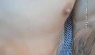 探花精选 约了一个牛仔裤颜值不错的妹子啪啪口交特