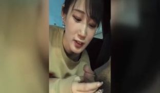 【重磅推荐极品美娇妻车震口爆】太他妈喜欢这款了，
