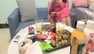 【瘦猴先生探花】约操良家少妇，喝酒聊天调情，扒掉