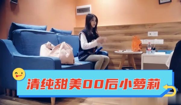 -警官莫莉简MollyJane抓获一名罪犯并把他