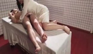 血腥帮闺蜜收尸换衣入殓