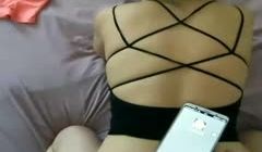 边和女.友打电.话边操着她.的.闺蜜