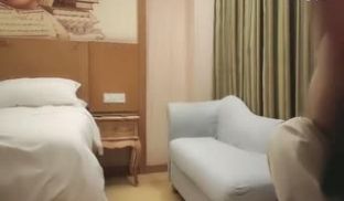 重金忽悠足浴小姐姐外围的价格享受良家的肉体苗条美