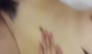 眼镜骚货女友颜射了还不满足继续狂操中出