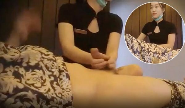 猥琐男足疗按摩关上门加500要求打飞机按完脚脱裤
