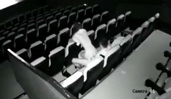 20209623419用户上传电影院啪啪被拍下来
