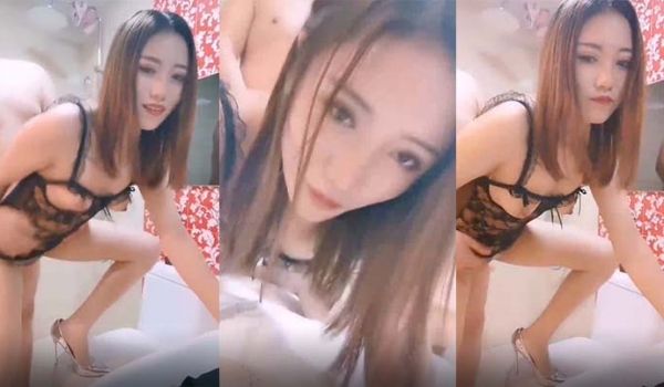 风骚邻家姐姐姐姐勾引弟弟浴室直接后入你妹的艹得姐