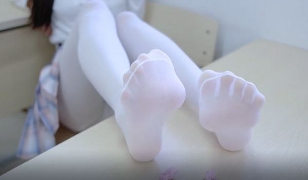 性感的大腿色诱到你吗