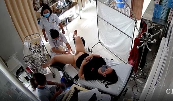 女子医院妇科诊室摄像头破解偷拍几位来做人流的妹子